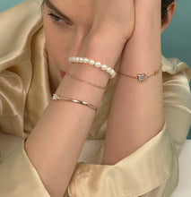 Load image into Gallery viewer, AUGUST 2 SQ STONE CHAIN BRACELET