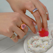 Load image into Gallery viewer, PEPE HEART STONE ENAMEL RING
