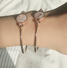 Load image into Gallery viewer, B-BLOCK ONE STONE INLAY SWIVEL BANGLE