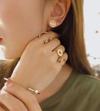 Load image into Gallery viewer, SMILE HEART EYED STUD EARRING