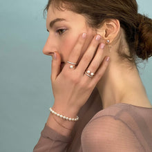 Load image into Gallery viewer, PHOEBE PEARL CHAIN BRACELET