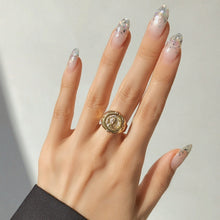 Load image into Gallery viewer, QUEEN ELIZA COIN SIGNET RING