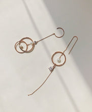 Load image into Gallery viewer, RENEE DBL CIRCLE CHAIN EARRING