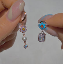 Load image into Gallery viewer, RICCO 3 FLOWER RECTANGLE STONE EARRING
