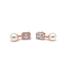 Load image into Gallery viewer, JACQUE SQ STONE PEARL EARRING