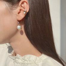 Load image into Gallery viewer, CLEMENCE1 HOOP BIG PEARL EARRING