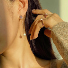Load image into Gallery viewer, JOSEPHINE PAVED CIRCLE PEARL EARRING