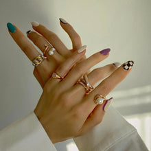 Load image into Gallery viewer, RAQUEL DBL 'X' LINE PAVED RING