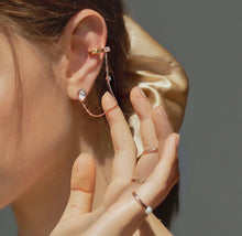 Load image into Gallery viewer, CAMBELL 2 PAVED OVAL EARRING W/ EAR CUFF