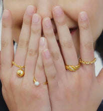 Load image into Gallery viewer, HORN PEARL KNUCKLE RING