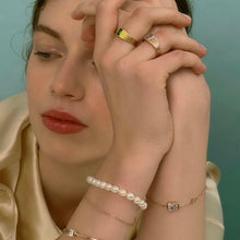 Load image into Gallery viewer, AUGUST 2 SQ STONE CHAIN BRACELET