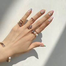 Load image into Gallery viewer, ADETTE SQ HEART RING