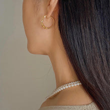 Load image into Gallery viewer, LOLA ROPE PAVED HOOP EARRING