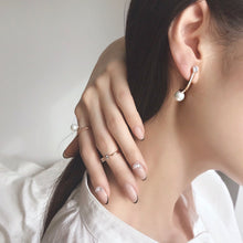 Load image into Gallery viewer, PIPER2 PLAIN PEARL EARRING