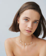 Load image into Gallery viewer, ROCHAS PEARL STONE ARCH NECKLACE