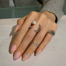 Load image into Gallery viewer, XO PEARL SMILE PLAIN RING