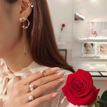 Load image into Gallery viewer, SMALL ALMA1 HOOP PEARL CHAIN EARRING