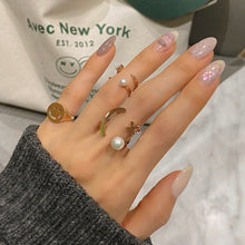 Load image into Gallery viewer, XO PEARL SMILE PLAIN RING