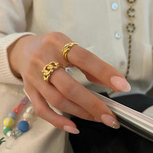 Load image into Gallery viewer, DAPHNE CROISSANT PAVED RING