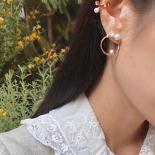 Load image into Gallery viewer, SMALL ALMA2 HOOP PEARL EARRING