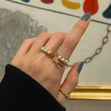 Load image into Gallery viewer, CARMINE 2 PEARL DBL ROW PAVED RING