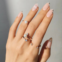 Load image into Gallery viewer, ASTOR PEARL STONE SPIRAL RING