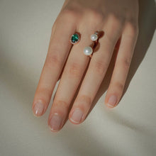 Load image into Gallery viewer, CAROLIN OVAL PAVED PEARL RING