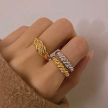 Load image into Gallery viewer, DAPHNE CROISSANT PAVED RING