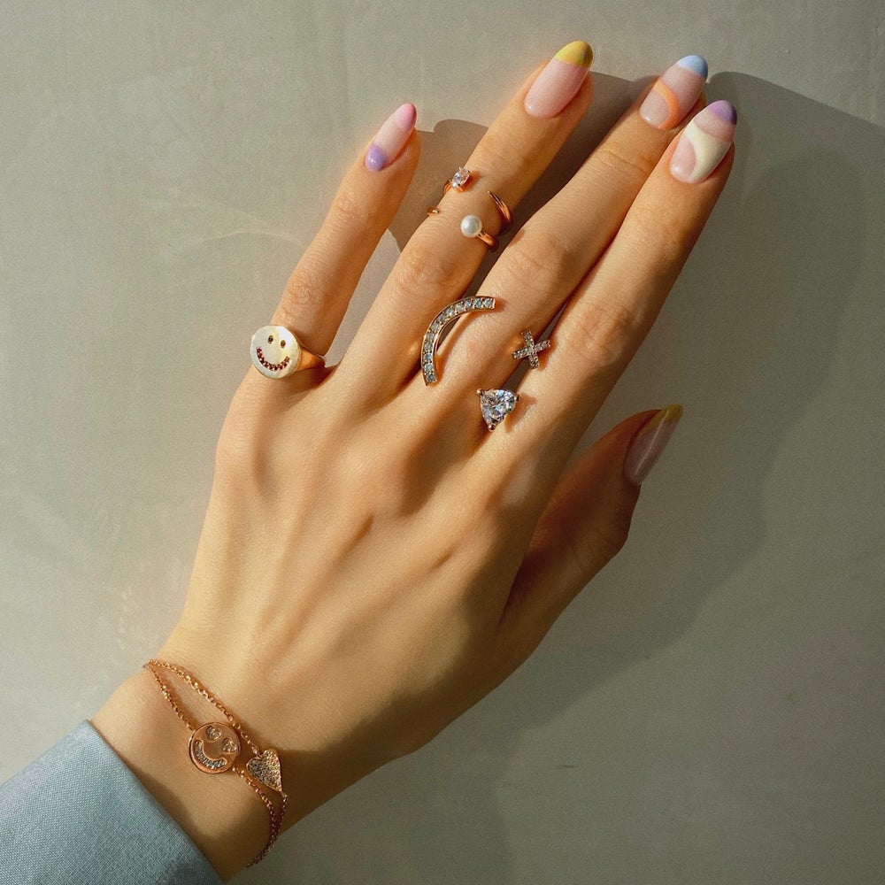 SMILE FACE PINKY SIGNET RING – avec new york