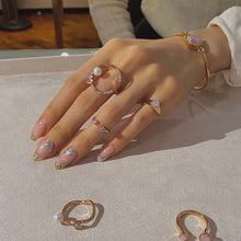 Load image into Gallery viewer, ROUND RAINBOW PEARL STONE RING