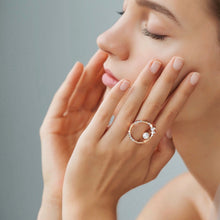 Load image into Gallery viewer, ROUND RAINBOW PEARL STONE RING