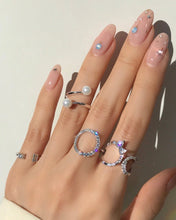 Load image into Gallery viewer, SMALL CIRCLE PAVE NINE RING