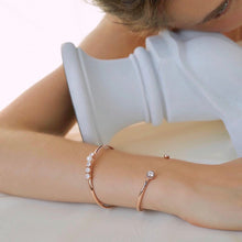 Load image into Gallery viewer, COCO PEARL STONE OPEN BANGLE