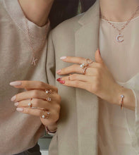 Load image into Gallery viewer, JULIETE INITIAL LINK NECKLACE