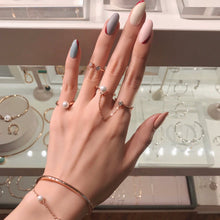 Load image into Gallery viewer, WILLOW DBL FINGER CHAIN RING
