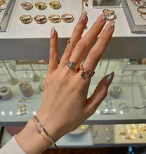 Load image into Gallery viewer, AUGUST RECTANGLE PLEAT RING