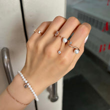 Load image into Gallery viewer, ANNABELLE PEARL STONE CHAIN RING
