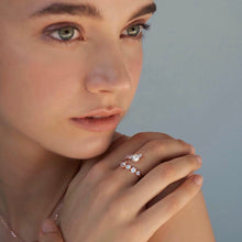 Load image into Gallery viewer, MADEMOISELLE PEARL PAVED SPIRAL RING