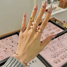 Load image into Gallery viewer, ELLEY2 PAVED HEART ARROW TWIST RING