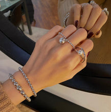 Load image into Gallery viewer, 'X' LINE PEARL RING