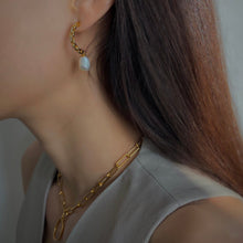 Load image into Gallery viewer, ESME2 PAVED LINK PEARL EARRING