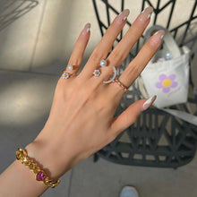 Load image into Gallery viewer, RICCO FLOWER PEARL SMILE PAVED RING