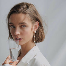Load image into Gallery viewer, MARE PEARL BAR MOBILE EARRING