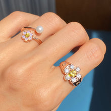Load image into Gallery viewer, RICCO2 FLOWER PEARL KNUCKLE/PINKY RING