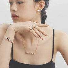 Load image into Gallery viewer, 5 PEARL BAR NECKLACE