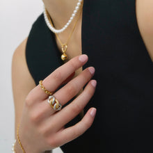 Load image into Gallery viewer, ESME PAVED CHAIN LINK RING