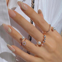 Load image into Gallery viewer, LAUREL WAVE PEARL PAVED RING