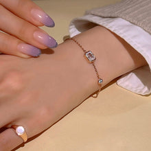 Load image into Gallery viewer, AUGUST 2 SQ STONE CHAIN BRACELET