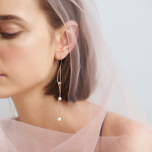 Load image into Gallery viewer, LAUREL WAVE  PEARL STONE  EARRING