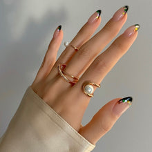 Load image into Gallery viewer, 'X' LINE PAVED RING